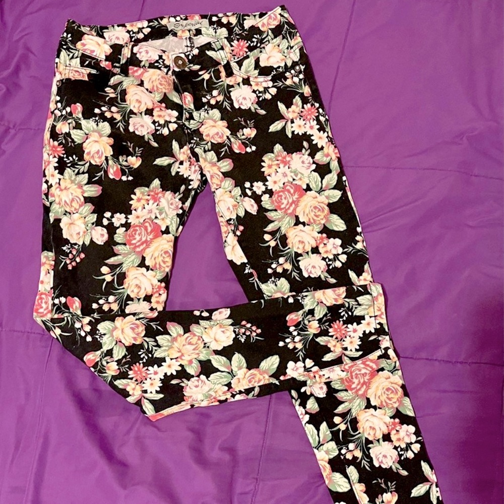 Flowered skinny jeans sz 7